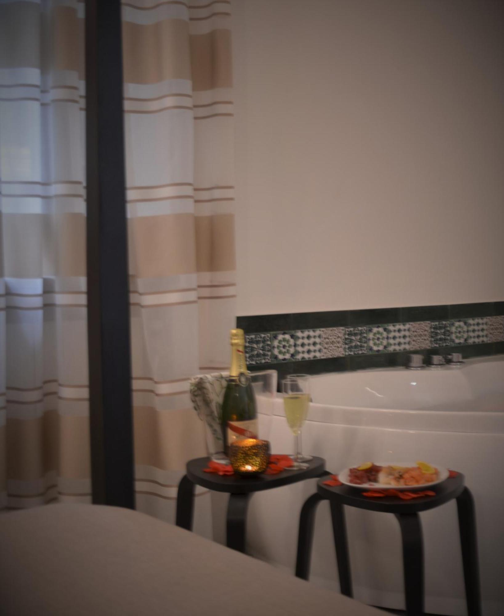 The Court Suites & Spa Tarente Buitenkant foto